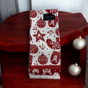 Robert Stanley Red White Ornament set of 2 Kitchen Towels 18" x 28" NEW